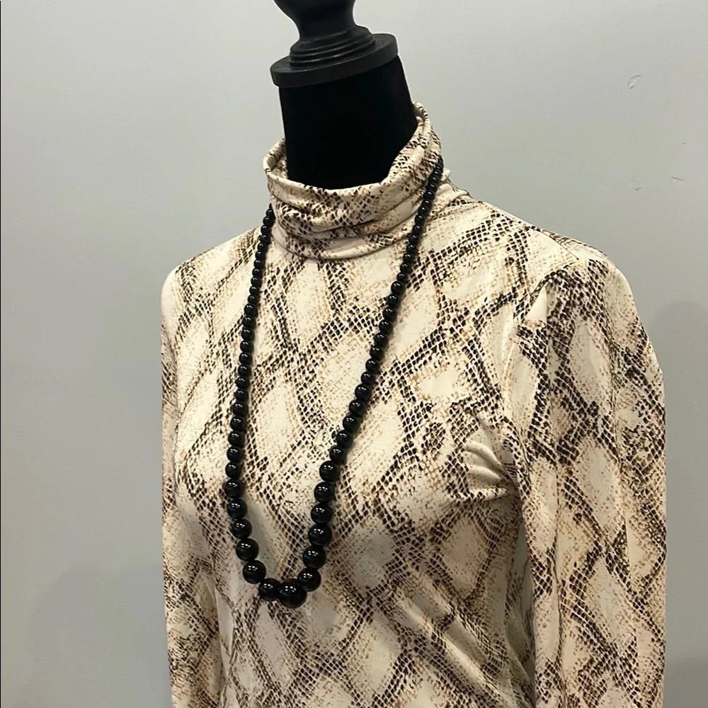Snakeskin Print Turtleneck Top - Picture 2 of 3